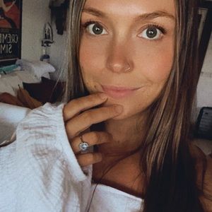 Meet your Posher, Isabella poppy